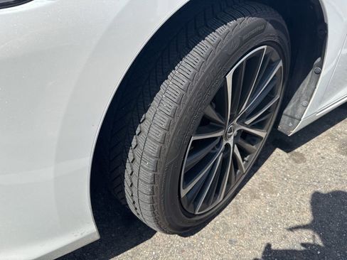 Used 2022 Lexus ES 250 w/ Premium Package image 9