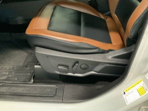 Used 2024 Ford Bronco Outer Banks image 17