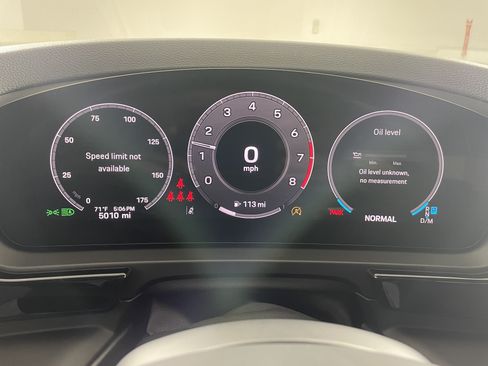 Used 2025 Porsche Cayenne Coupe AWD/4WD image 18