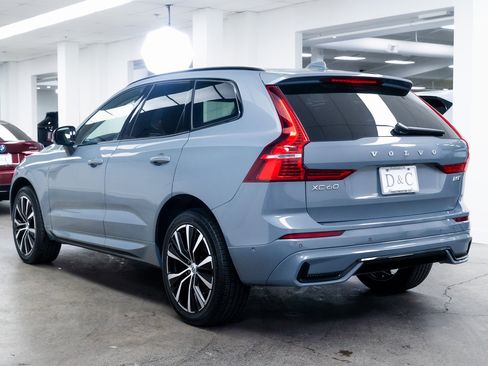 Used 2023 Volvo XC60 B5 Plus image 4