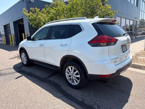 Used 2017 Nissan Rogue SV AWD/4WD image 2