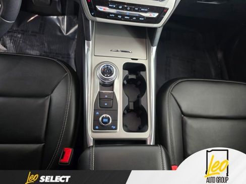 Used 2023 Ford Explorer XLT w/ Equipment Group 202A AWD/4WD image 15
