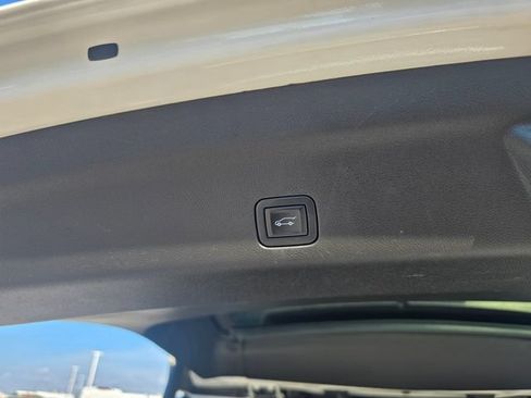 Used 2021 Chevrolet Suburban High Country AWD/4WD image 18