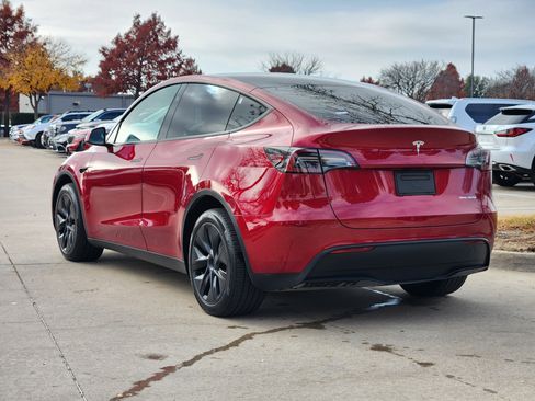 Used 2025 Tesla Model Y Long Range image 4