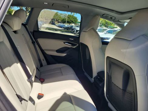 New 2025 Audi Q6 e-tron Premium Plus image 13