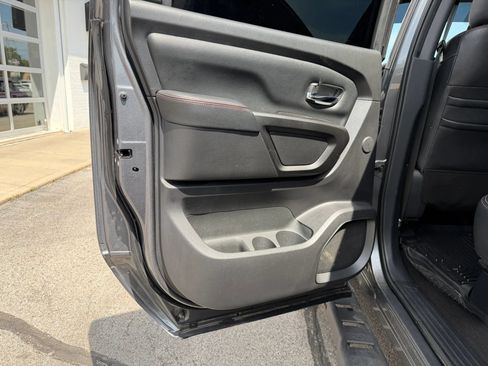 Used 2020 Nissan Titan PRO-4X w/ Pro-4x Convenience Package AWD/4WD image 24