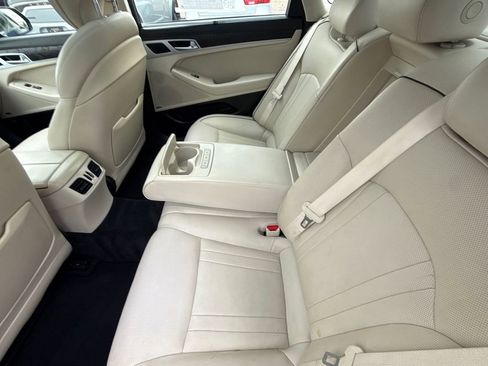 Used 2015 Hyundai Genesis 3.8 w/ Option Group 04 image 17