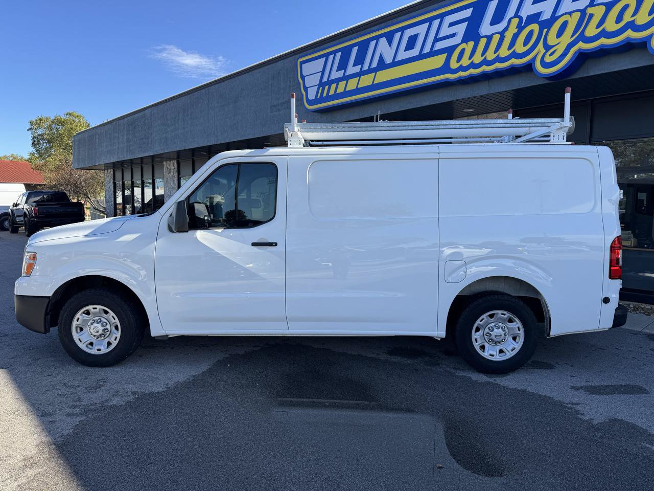 Used 2017 Nissan NV 2500 SV w/ Back Door Glass Package RWD image 4
