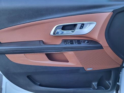 Used 2016 Chevrolet Equinox LTZ w/ Enhanced Convenience Package image 10