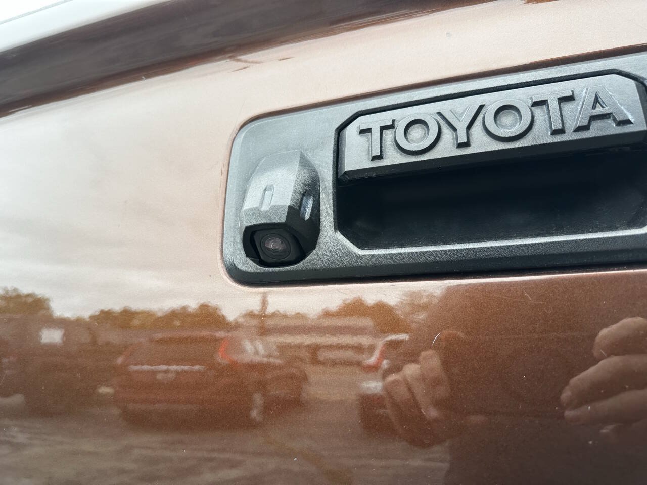 Used 2016 Toyota Tundra SR5 AWD/4WD image 8