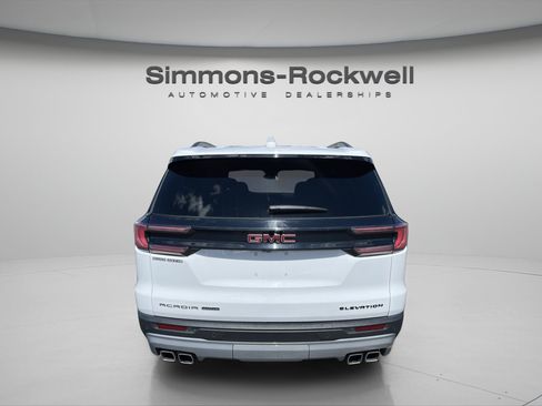 Used 2025 GMC Acadia Elevation w/ Elevation Premium Package AWD/4WD image 4