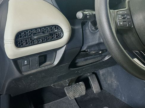 Used 2024 Honda HR-V LX image 16