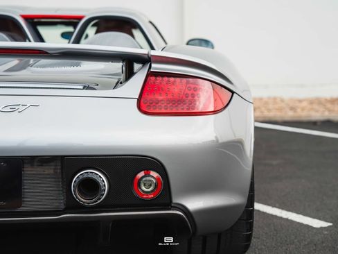 Used 2004 Porsche Carrera GT RWD image 18