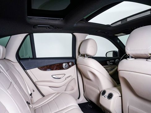 Used 2018 Mercedes-Benz GLC 300 4MATIC image 16