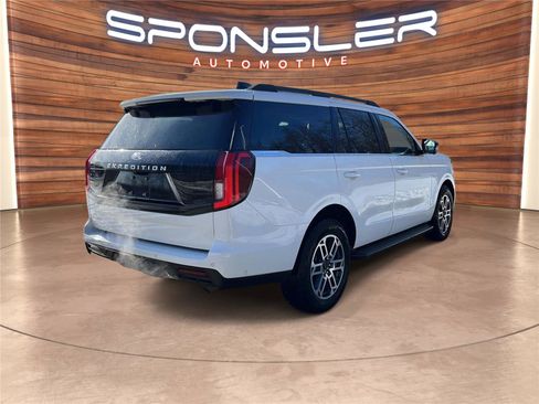 Used 2025 Ford Expedition Active image 5