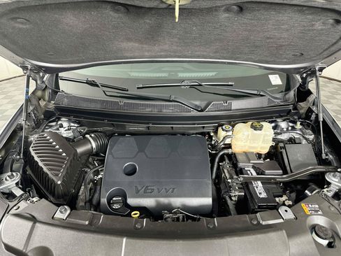 Used 2020 Chevrolet Traverse LS FWD image 32