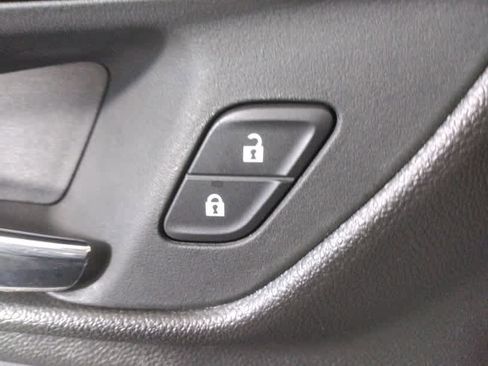 Used 2024 Chevrolet Trax RS w/ Sunroof Package image 10