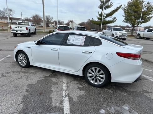 Used 2017 Kia Optima EX image 21