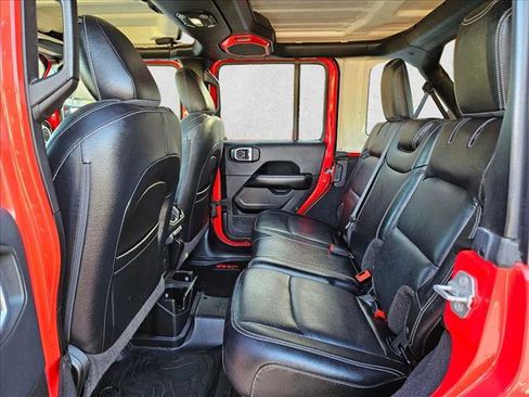 Used 2018 Jeep Wrangler Unlimited Sahara image 19