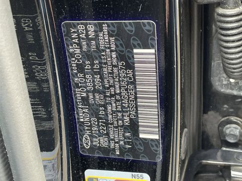 Used 2023 Hyundai Elantra SE w/ Preferred Accessory Package image 30