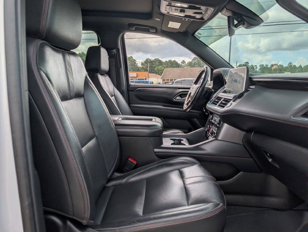 Used 2021 Chevrolet Suburban RST AWD/4WD image 32