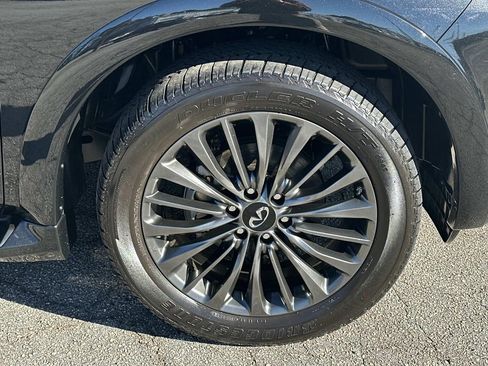 Used 2024 INFINITI QX80 Sensory image 12