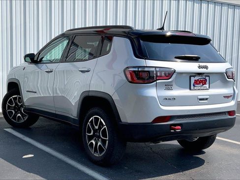 Used 2024 Jeep Compass Trailhawk AWD/4WD image 10