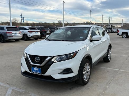 Used 2021 Nissan Rogue Sport S image 1