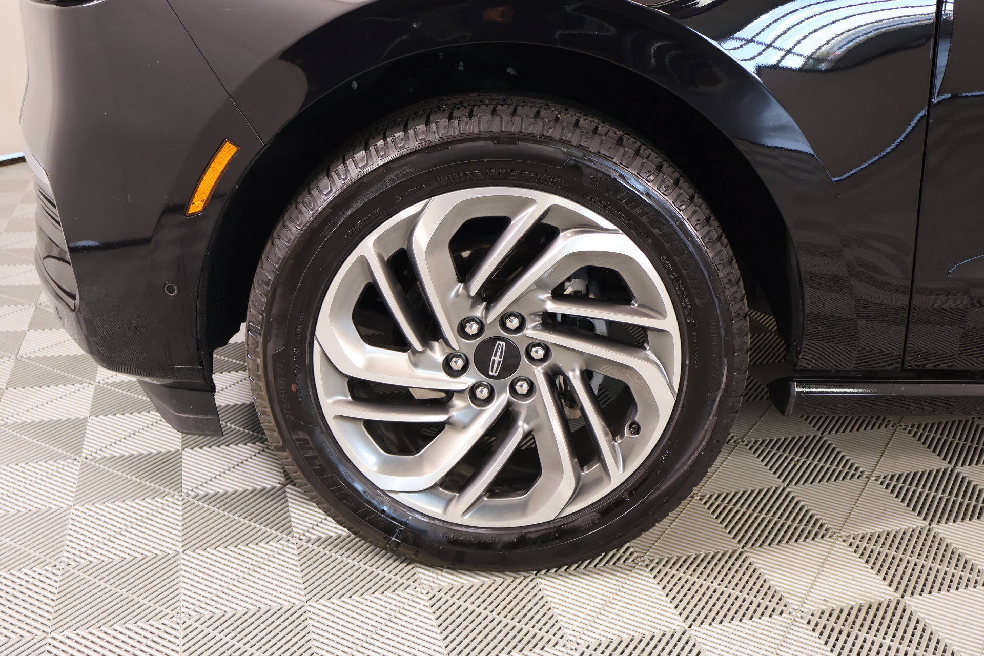 Certified 2025 Lincoln Navigator Reserve AWD/4WD image 19
