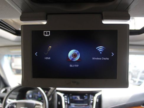 Used 2017 Cadillac Escalade Luxury AWD/4WD image 21
