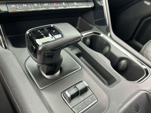 Used 2025 GMC Sierra 1500 AT4 w/ Technology Package image 16