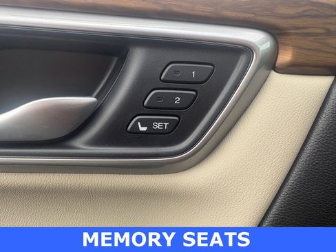 Certified 2019 Honda CR-V Touring image 3