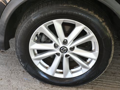 Used 2019 Nissan Rogue Sport SV w/ Technology Package FWD image 19