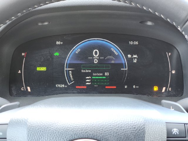 Used 2025 Toyota Camry SE w/ Convenience Package FWD image 14