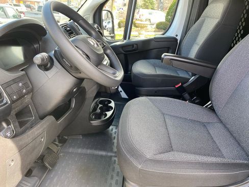 Used 2025 RAM ProMaster 2500 w/ U-Haul Equipment Group image 17