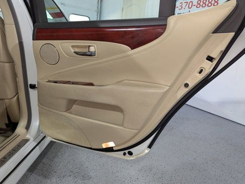 Used 2011 Lexus LS 460 AWD w/ Comfort Pkg image 26