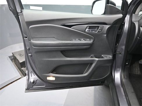 Used 2019 Honda Ridgeline RTL-E image 22