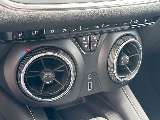 New 2026 Chevrolet Blazer LT w/ LPO, Black Sport Package FWD image 17