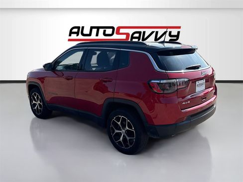 Used 2024 Jeep Compass Limited image 5