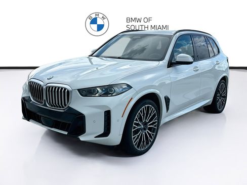Used 2024 BMW X5 sDrive40i w/ M Sport Package RWD image 3