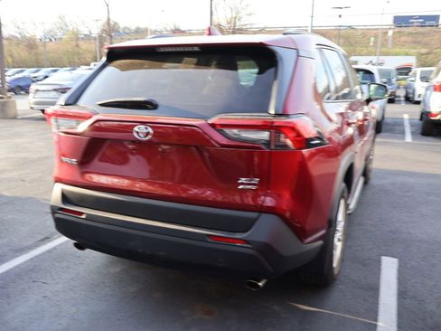 Used 2019 Toyota RAV4 XLE w/ Convenience Package image 7