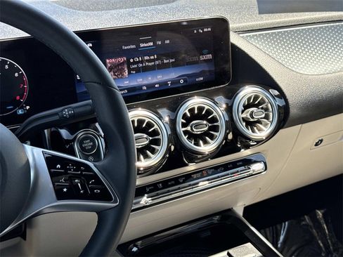 Used 2025 Mercedes-Benz GLA 250 GLA 250 image 8