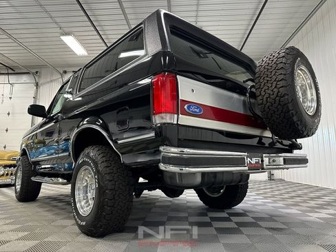 Used 1989 Ford Bronco XLT 2D Utility 4WD image 21