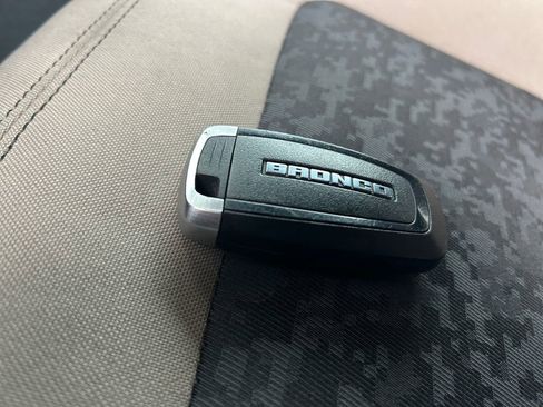 Used 2021 Ford Bronco Wildtrak image 33