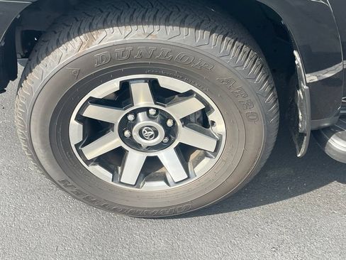Used 2024 Toyota 4Runner TRD Off-Road Premium w/ Off Road Premium Plus Package AWD/4WD image 4