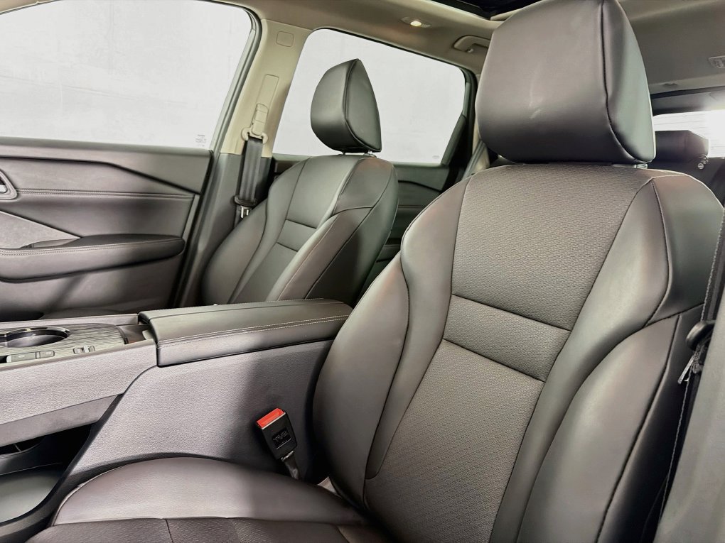 Used 2026 Nissan Rogue Dark Armor FWD image 34