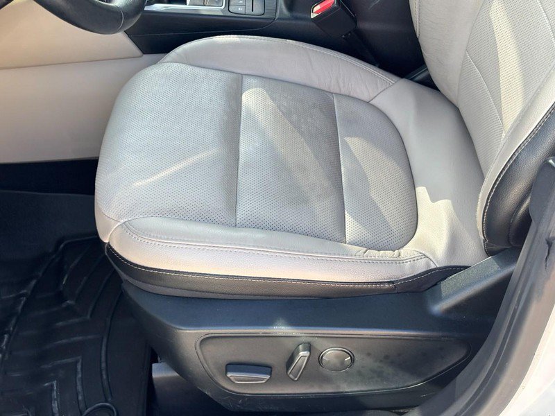 Used 2020 Ford Escape Titanium FWD image 15