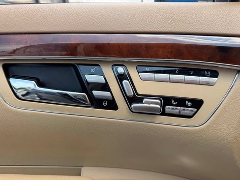 Used 2010 Mercedes-Benz S 550 4MATIC image 16