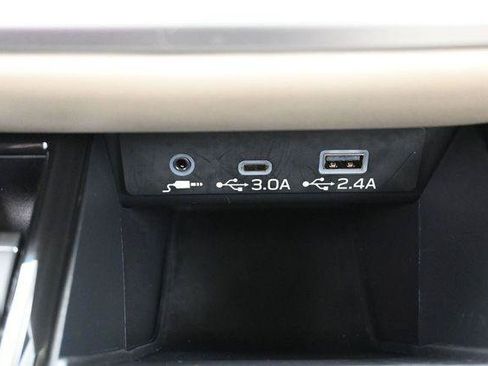 Used 2025 Subaru Outback Limited AWD/4WD image 25