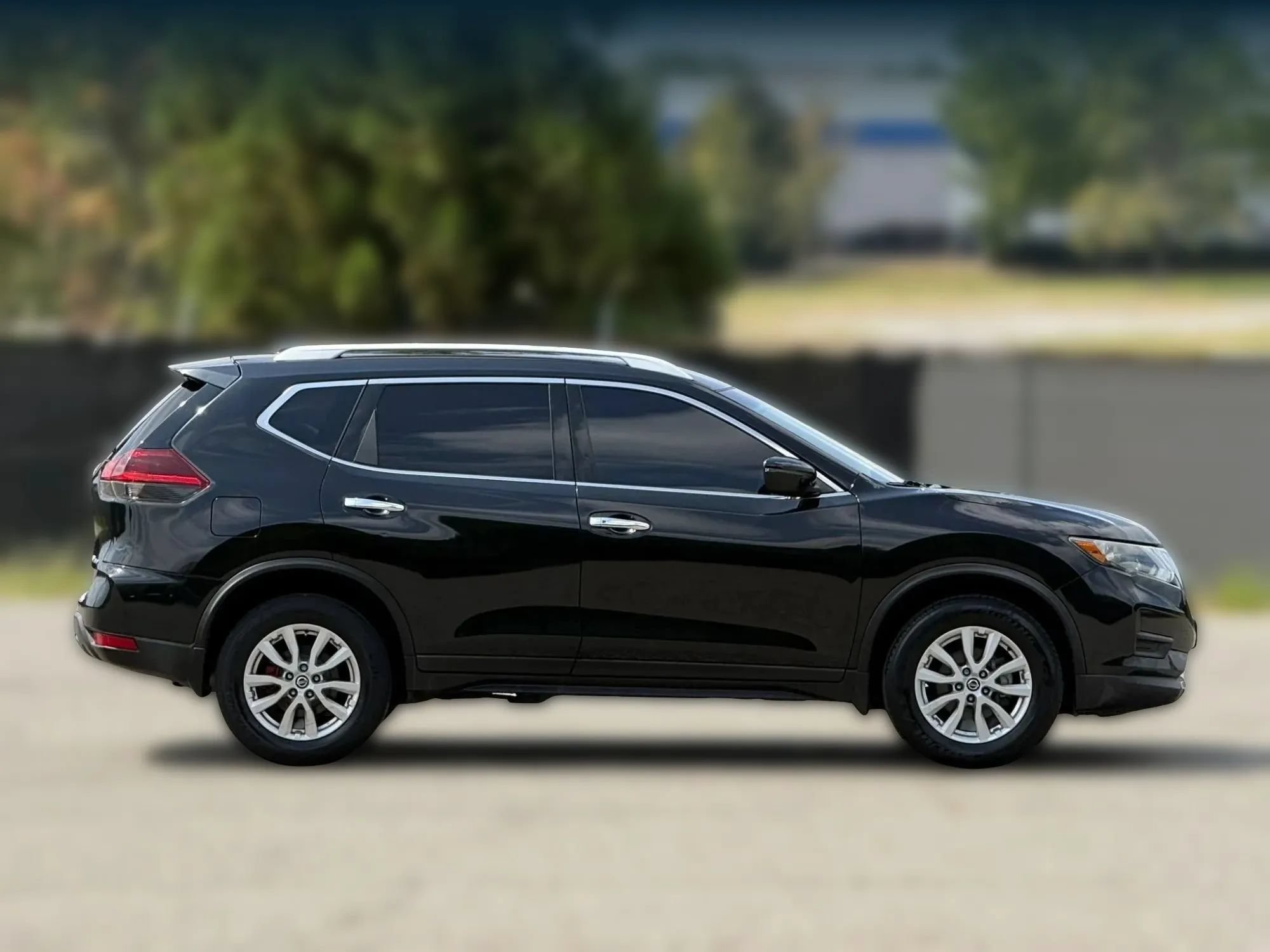 Used 2018 Nissan Rogue SV AWD/4WD image 7